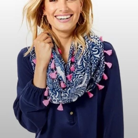 Lilly Pulitzer Resort Infinity Scarf NWT - Picture 1 of 4